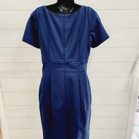 Piazza Sempione Shift Dress - Picture 6 of 10